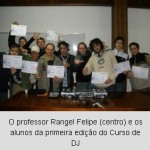 Curso de DJ ensina as teorias e as práticas da profissão