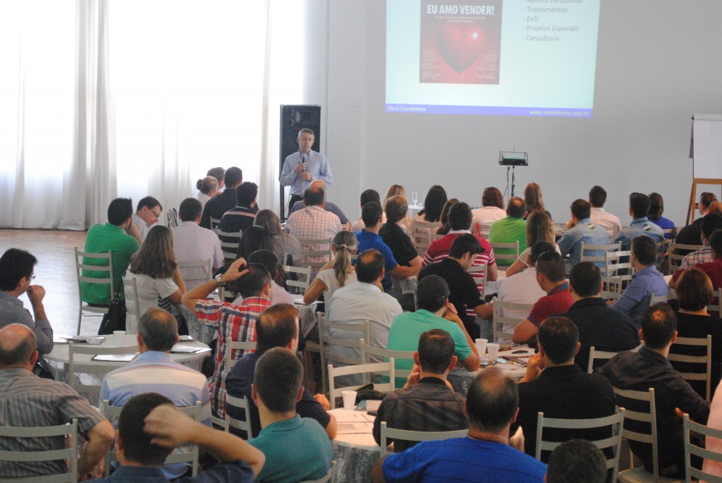 Raúl abordou as quatro formas de vender mais (3)