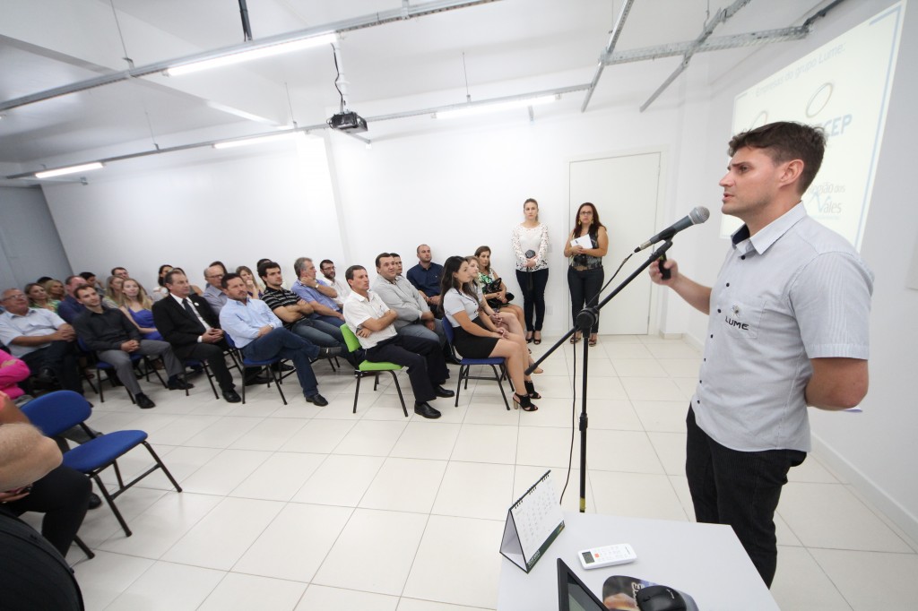 Autoridades regionais, convidados e a imprensa participaram da solenidade de inauguração 