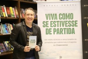 Henzel lançou o livro “Viva como se estivesse de partida” em junho de 2017 (Foto: Divulgação)